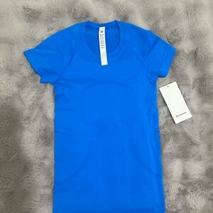 lululemon athletica Blue Short Sleeve Tee